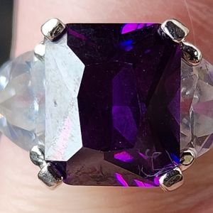 9ct Siberian amethyst w/white sapphire ring set in platinum and white gold